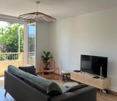 Baille Apartment | Joli T3 Centre ville