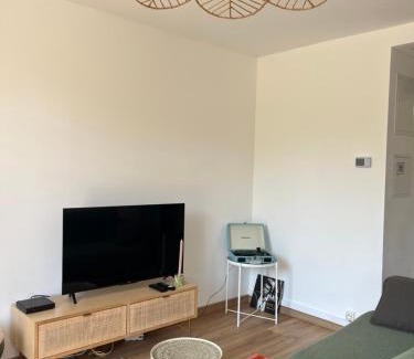 Baille Apartment | Joli T3 Centre ville