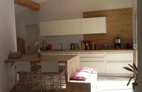 Rognes Villa | Jolie Maison au Calme sur Grand Terrain Arboré Proche Lubéron