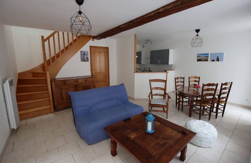 La Rochelle City Centre House | Jolie Maison Rénovée à 3 Minutes du Marché, Idéale Pour 4 Personnes