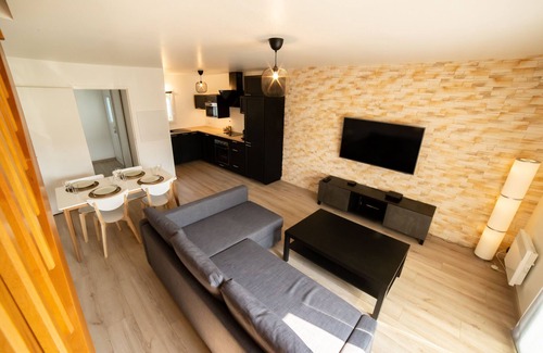 Carantec Condo | Jolie Maison T3 Refaite à Neuf