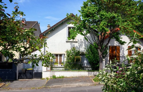Romainville House | ❤️Jolie room in a charming house, 7min walk from the metro