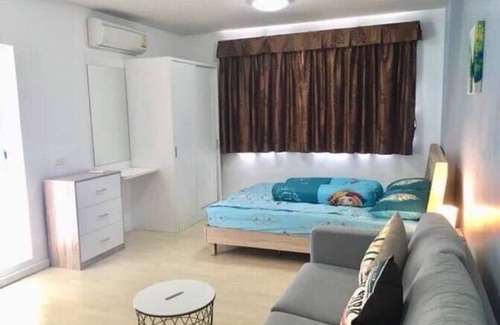 Lucenay-les-Aix Apartment | Jolie studio meuble avec lits doubles personnes sur Lucenay, prox commerces.