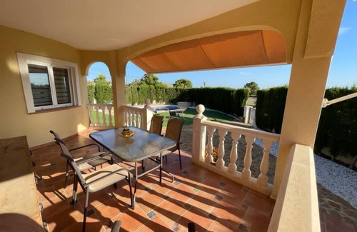 Busot Villa | Jolie Villa à Busot Avec 3 Chambres et Piscine Privée