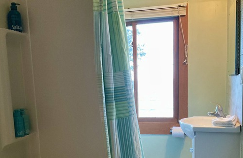 Lake Leelanau Condo | JOLLI-LODGE~Beach Resort in Leland