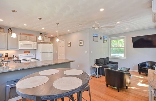 Gloucester House | Joseph's Way: Quiet Beach Retreat