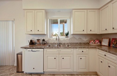 Yucca Valley House | Joshua Tree getaway w/HOT TUB & GAME ROOM