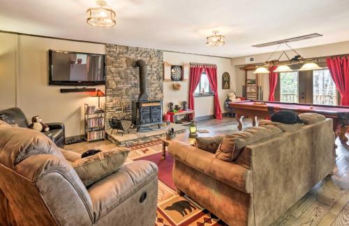 Franklin House | Joshuas Lodge with Hot Tub and Mountain Views!