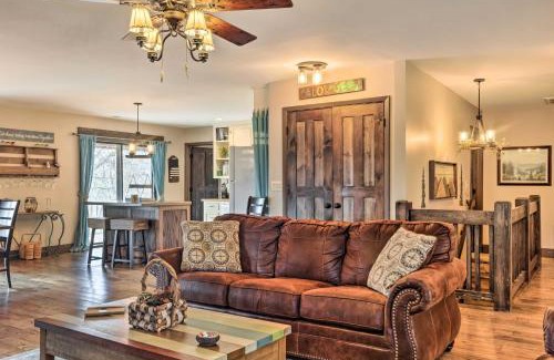 Franklin House | Joshuas Lodge with Hot Tub and Mountain Views!