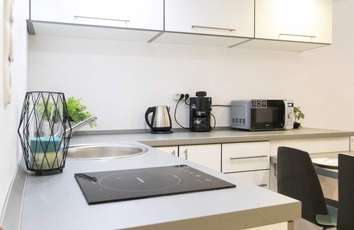 Inner City Budapest Apartment | Joyful Place Stay in City Center