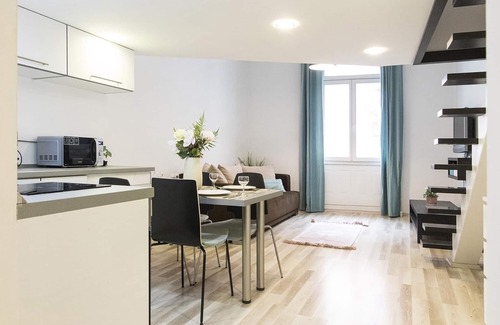 Inner City Budapest Apartment | Joyful Place Stay in City Center