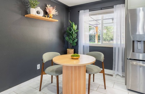 Ralston Valley House | JoyNest Retreat - Spacious 5BR, Epic Backyard, Family and Pet Friendly