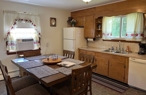 Cooperstown House | JR's Place Under 5 minutes to Dreams Park or Cooperstown, game room