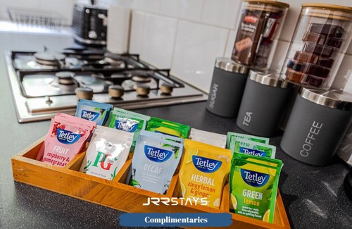 Stoke-on-Trent House | JRR Stays - Stoke on Trent - Hanley - ST4 with Parking
