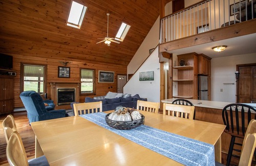 Ellicottville Cabin | JTs Landing-3 bed 2 bath Cabin 7 min to EVL Family Friendly/Fire Pit/Grill