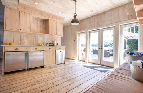 Minett House | Juddhaven Lake Rosseau Lake House with all the bells and whistles!