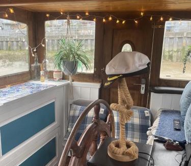 Colchester Boat Rental | Judith Barge