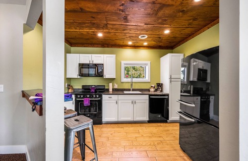Fish Creek Hotel | Julie's Park Cafe and Motel