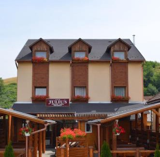 Miercurea-Ciuc House | Juliu's Panzio Csikszereda
