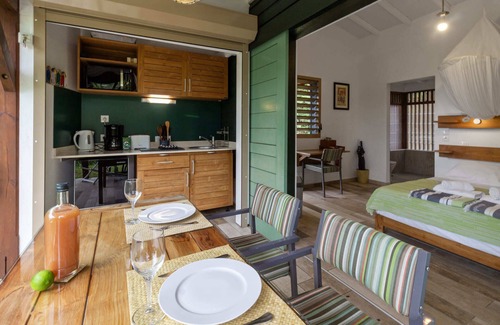 Bouillante Cottage | Jument verte - One Bedroom Cottage, Sleeps 2