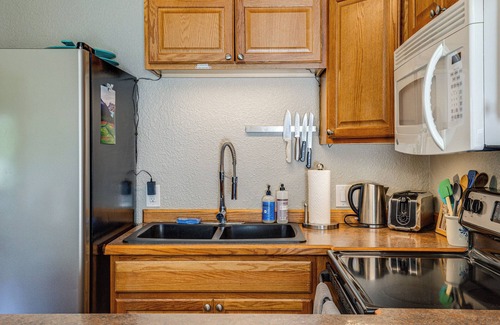Mendenhall Valley Apartment | Juneau Apartment - Minutes to Mendenhall Glacier
