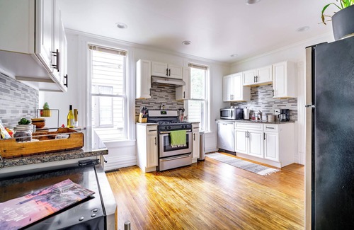 Victorian Village House | Jungle House Luxury Stays - Downtown Columbus & Short North