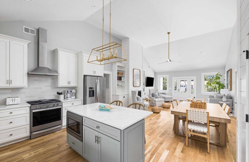 Edisto Island House | Jungle House/Pet Friendly/Luxury New Edisto Home
