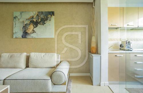 Sector 4 Apartment | Junior by Kristal Collection