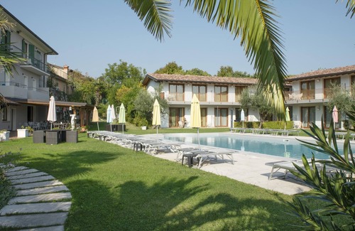 Pieve Vecchia Apartment | Junior Suite 6 with Shared Pool and Private Balcony