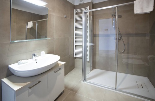 Pieve Vecchia Apartment | Junior Suite 6 with Shared Pool and Private Balcony