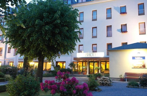 Bad Schandau House | Junior suite "Schlossbergblick", bath, WC - Elbhotel Bad Schandau