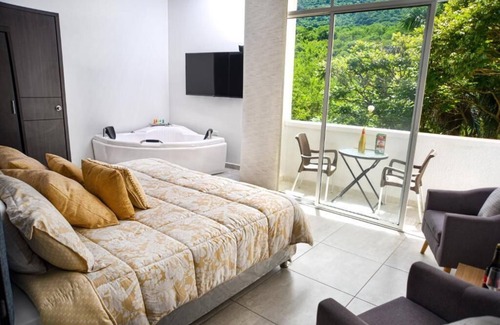 San Gil Hotel | Junior Suite with Balcony and Private Jacuzzi