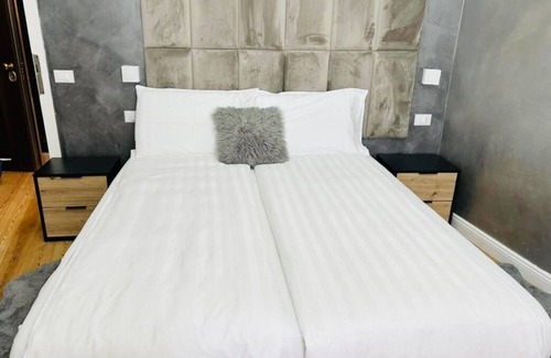 Lavis Bed & Breakfast | Junior Suite with In-Room Jacuzzi