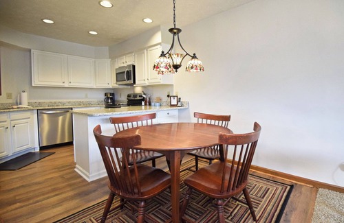 Blowing Rock Condo | Juniper 3 | Fireplace, Restaurant, Pool, Spa