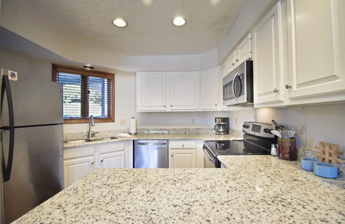 Blowing Rock Condo | Juniper 3 | Fireplace, Restaurant, Pool, Spa