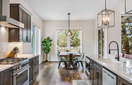 Alfalfa House | Juniper Ranch - Golf Cart Inclusive I Sleeps 10 I Brasada Ranch