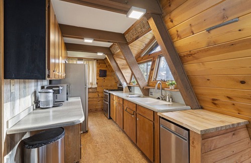 Abbott Loop Ski Chalet | Jupiter Peaks Hideaway