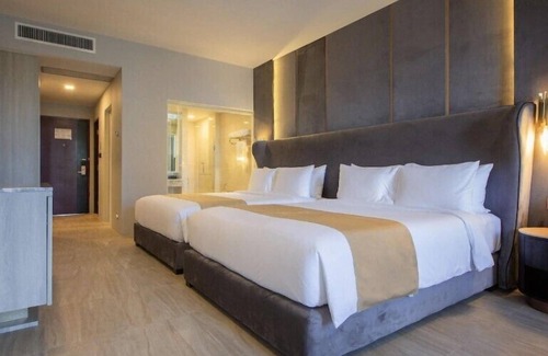 Khanong Phra Hotel | Jupiter Trevi Resort and Spa