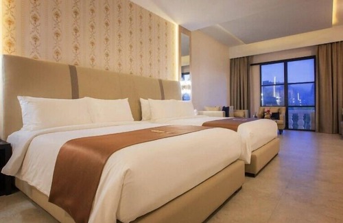 Khanong Phra Hotel | Jupiter Trevi Resort and Spa