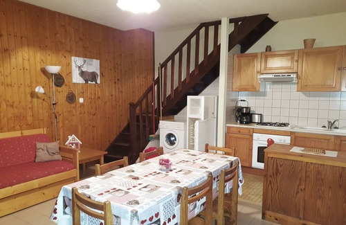 Saint-Colomban-des-Villards Apartment | Just 5 minutes from the Domaine des Sybelles! Fully equipped apartment.