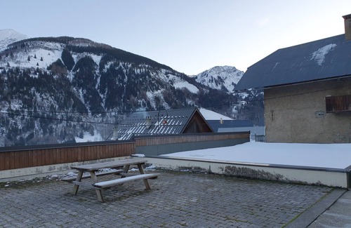 Saint-Colomban-des-Villards Apartment | Just 5 minutes from the Domaine des Sybelles! Fully equipped apartment.