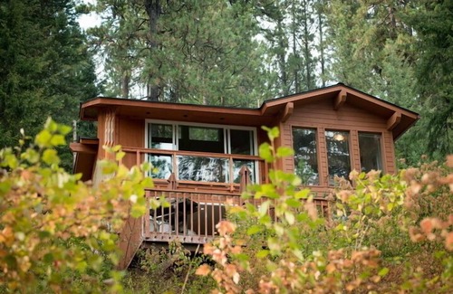 Coeur d'Alene Cabin | Just 2 miles to town! Ltd. Spring Special! Low as 1749 a week and 850 for 3 days
