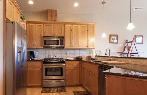 Mt. Hood - Columbia River Gorge House | Just Across Bridge to White Salmon - Quiet Spot with River and Gorge Views, A/C