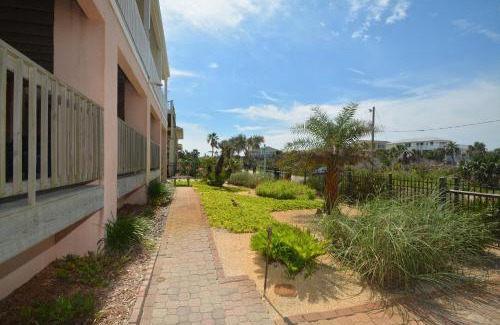 Marineland Acres House | Just Beachy A Luxury Retreat Sleeps 12 3 Levels with Elevator- Perfect for 1-3 Families Travelin