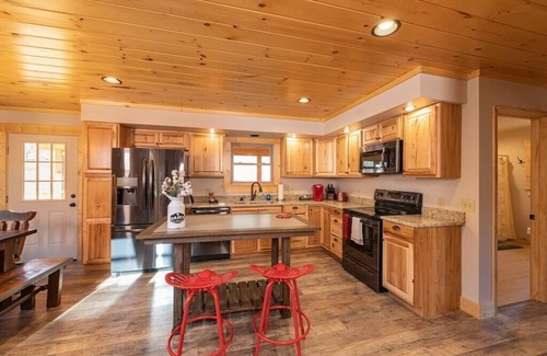 Maggie Valley House | Just Built New Cabin In the Valley Year Round Access, The Barn Owl