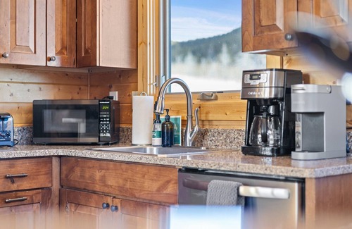 Red Lodge House | Just Minutes to lift & Hot Tub -West Fork Haven