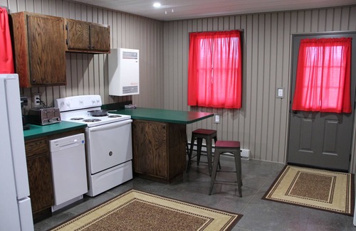 Loudonville Cabin | Just Nature.no phone, no TV, no Internet.no problem. - Dogs Welcome.