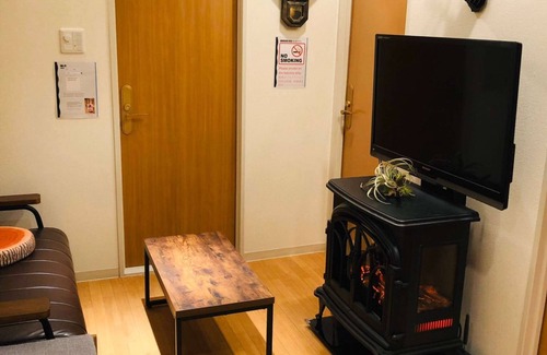 Okubo Apartment | Just off the main street of Tokyo’s Korean Town with a lively atmosphere