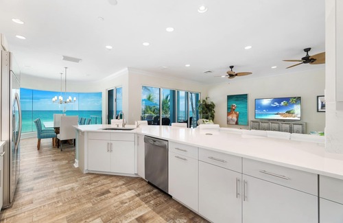 Bonita Springs House | Just Renovated! Beachfront Pool Home | Panoramic Gulf Views