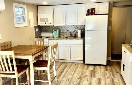 Beach Haven Apartment | Just Renovated Charming 2 Bedroom Cottage